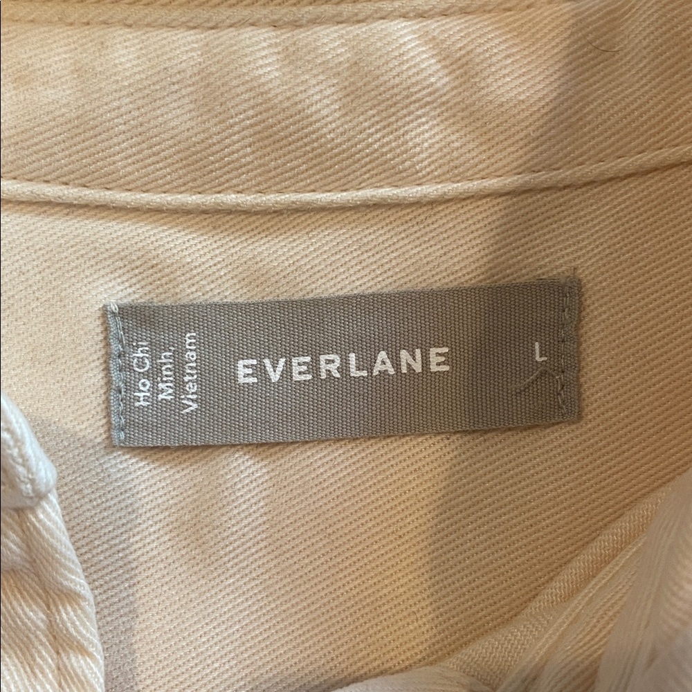 Everlane - TENCEL Boxy Shirt - Cream / Parchment - Picture 4 of 5
